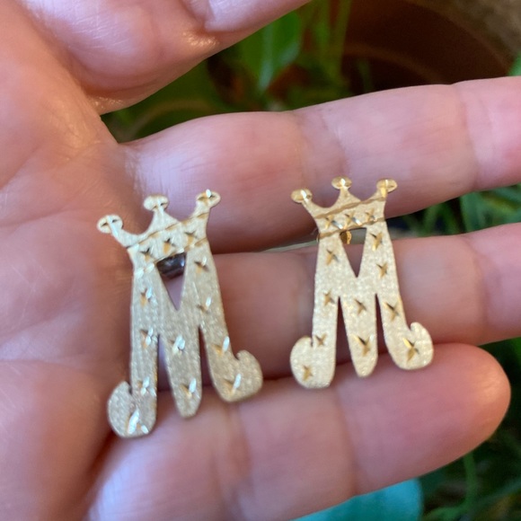 10K Solid Yellow Gold Crown Initial Letter Stud Earrings - "M" - Picture 5 of 11